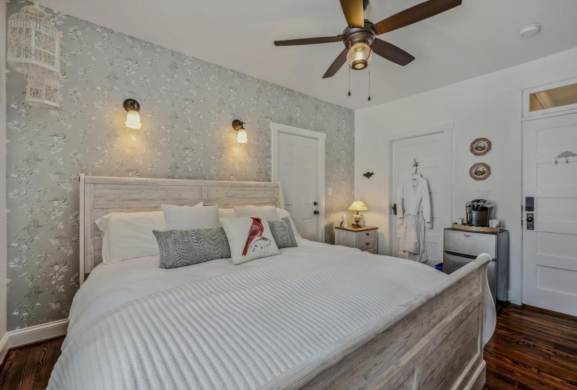ברקלי ספרינגס The Grand Castalian Inn Bed And Breakfast מראה חיצוני תמונה
